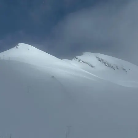 Schirli Dachgeschoss Apartamento